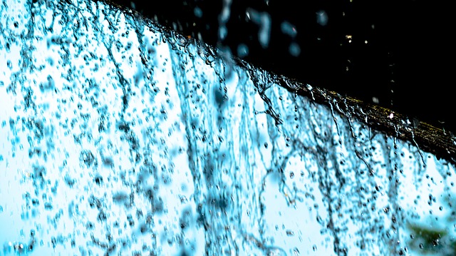 大雨　雨漏り